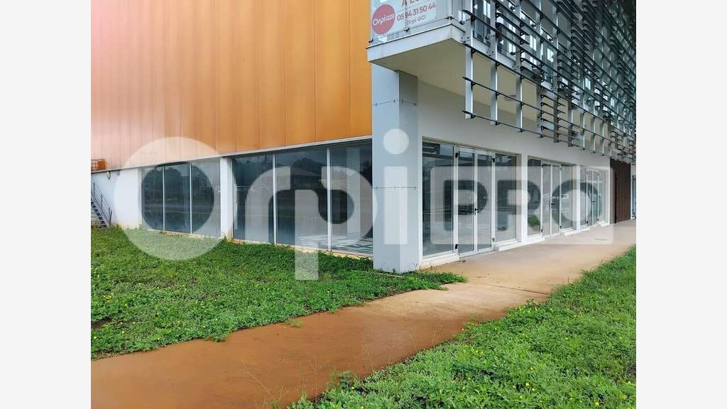 Cellule neuve de 95m² avec offre commerciale !