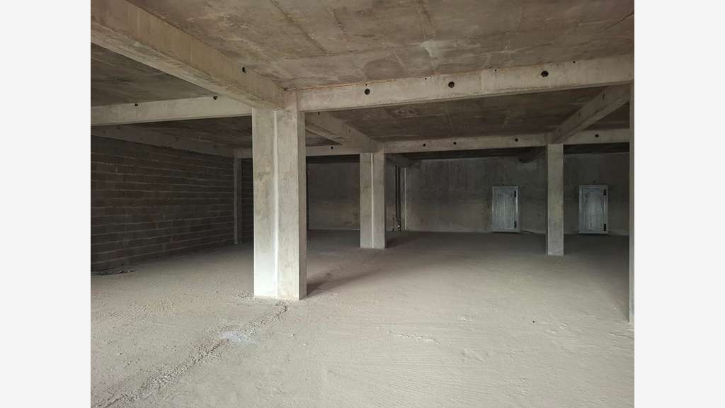 A louer local commercial  RDC 275m² à Matoury