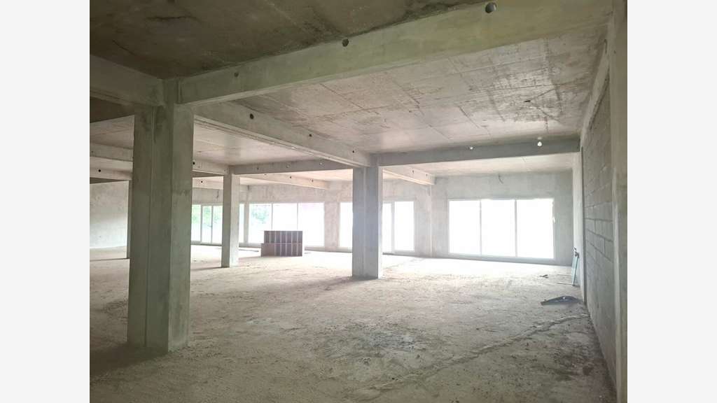 A louer local commercial RDC 189m² à Matoury