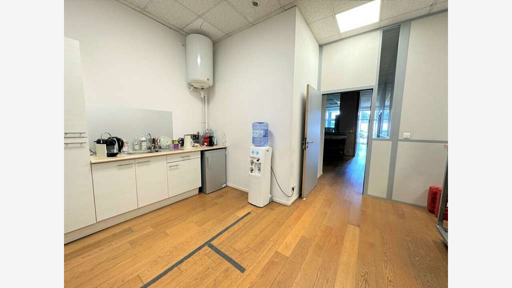 Local 209m² à louer à Mauguio Za Fréjorgues Ouest