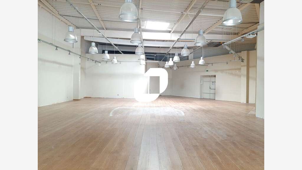 A louer Local commercial 409m² Maurepas