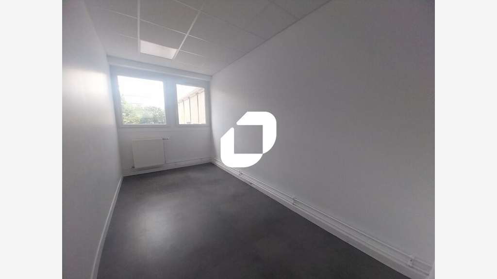 A louer Local commercial 68m² Maurepas