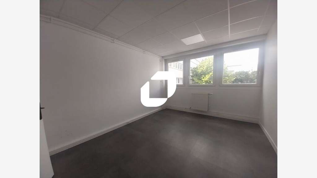 A louer Local commercial 68m² Maurepas