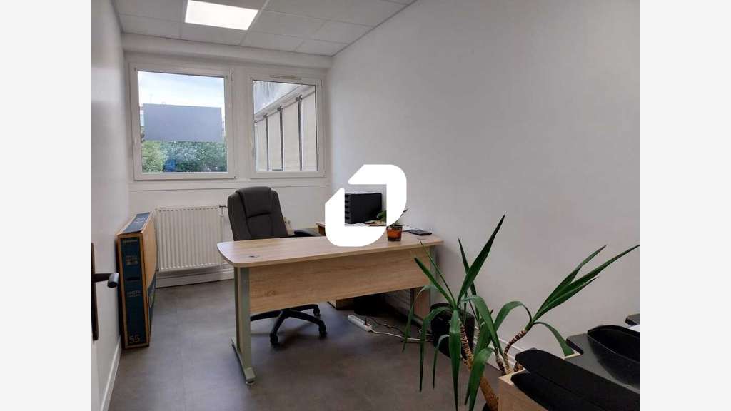 A louer Local commercial 68m² Maurepas