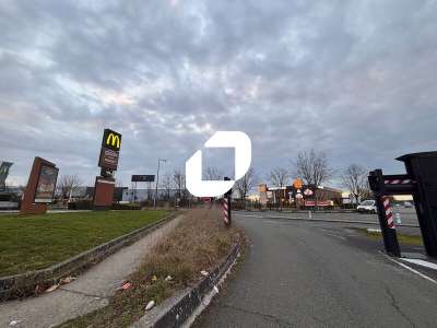 A louer Local commercial 1203m² Maurepas