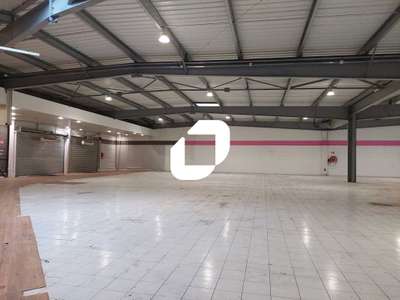 A louer Local commercial 2088m² Maurepas