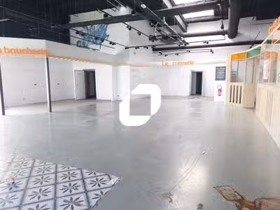 A louer Local commercial 393m² Maurepas