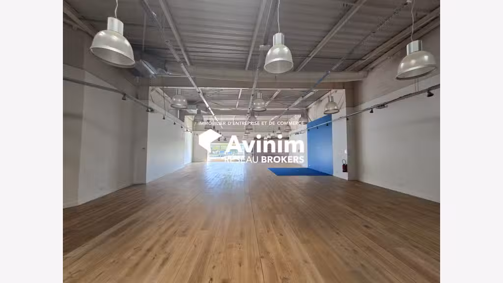 A louer local commercial 409m² Pariwest Maurepas