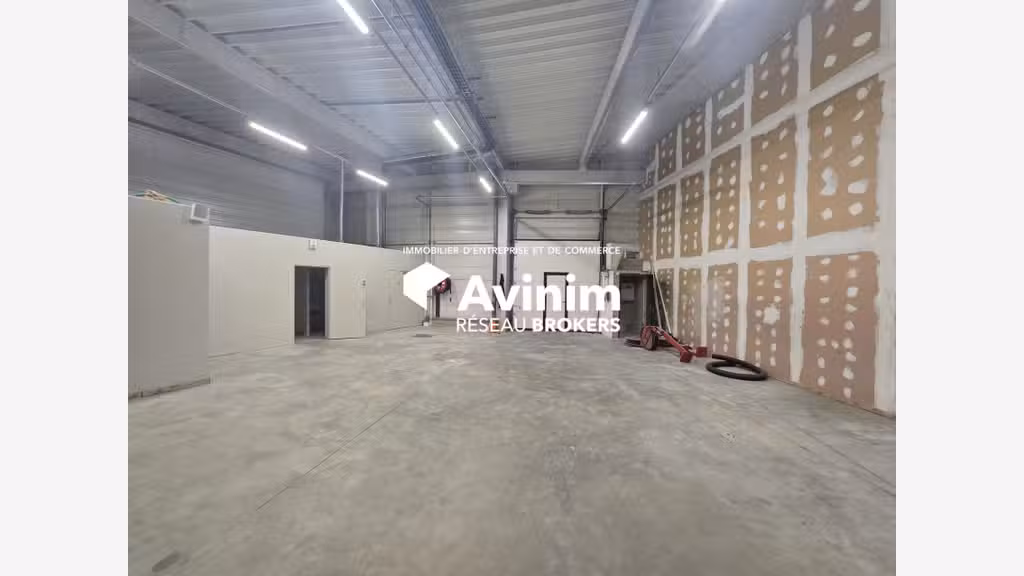 A louer local commercial 1203m² Pariwest Maurepas