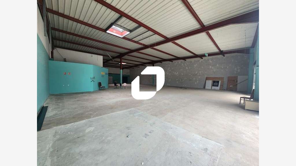 A louer Local commercial 564m² Maurepas