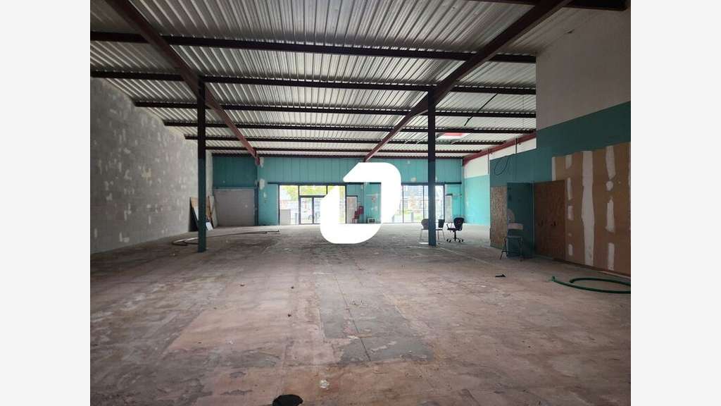 A louer Local commercial 564m² Maurepas