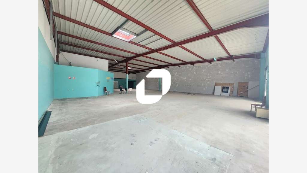 A louer Local commercial 564m² Maurepas