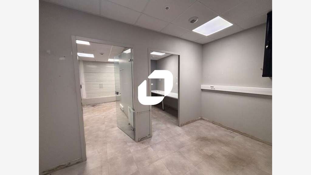 A louer Local commercial 1203m² Maurepas