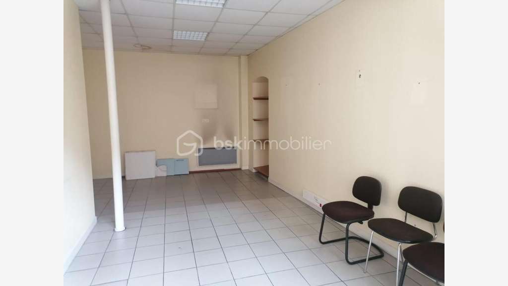 A louer grand local 116m² en centre Mayenne