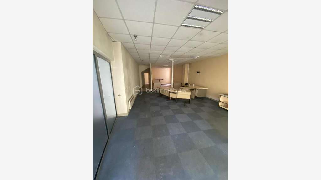 A louer grand local 116m² en centre Mayenne