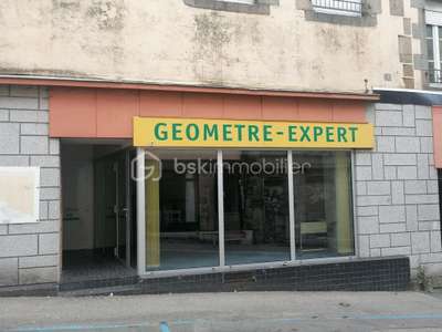A louer grand local 116m² en centre Mayenne