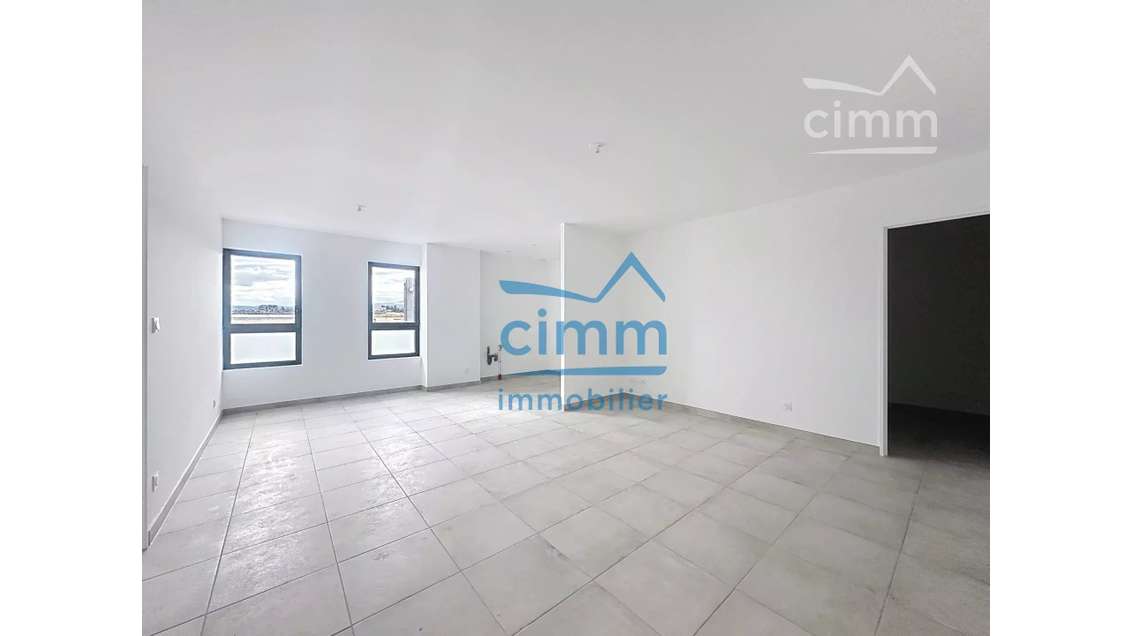 A louer local professionnel ou bureau 70m² à Mazan