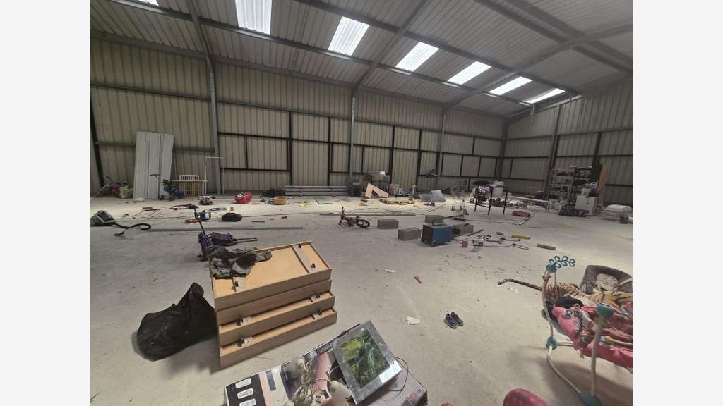 A louer entrepôt 450m² à Mazères