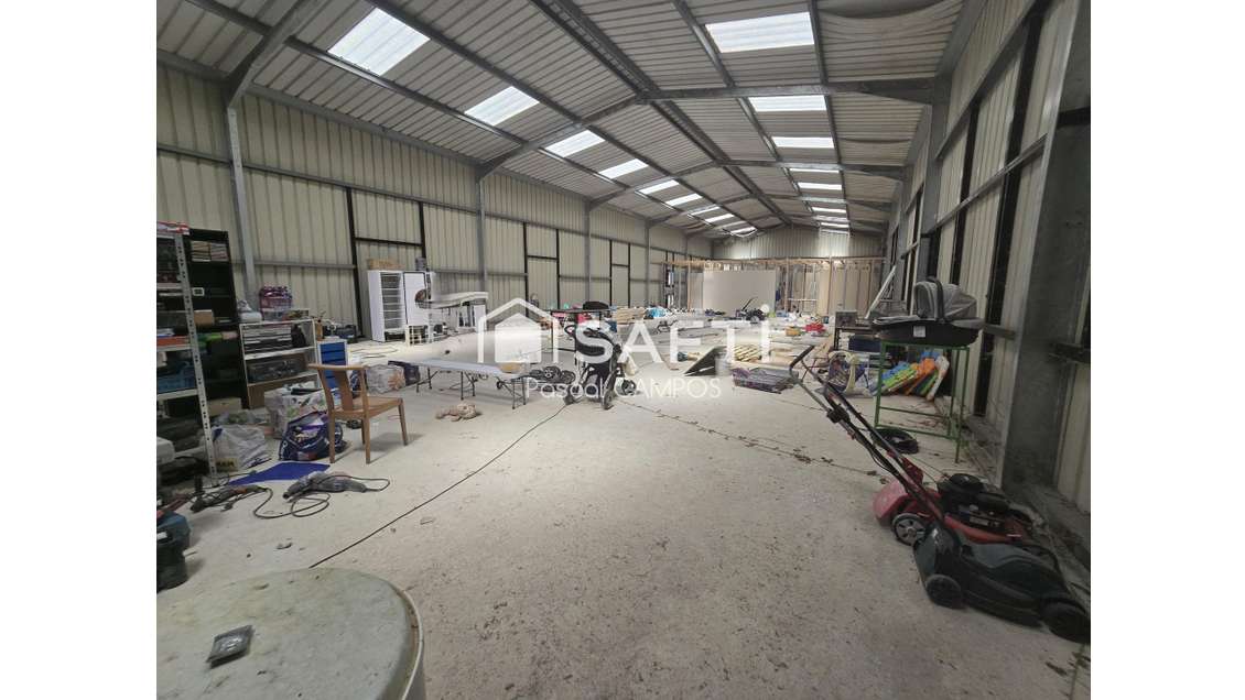 A louer entrepôt 450m² à Mazères