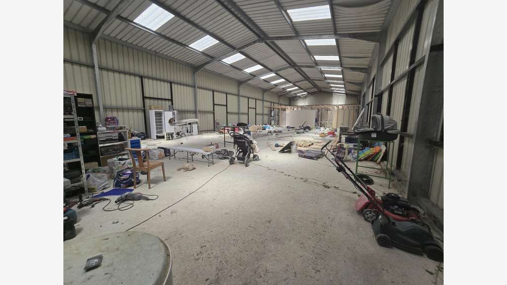 A louer entrepôt 450m² à Mazères
