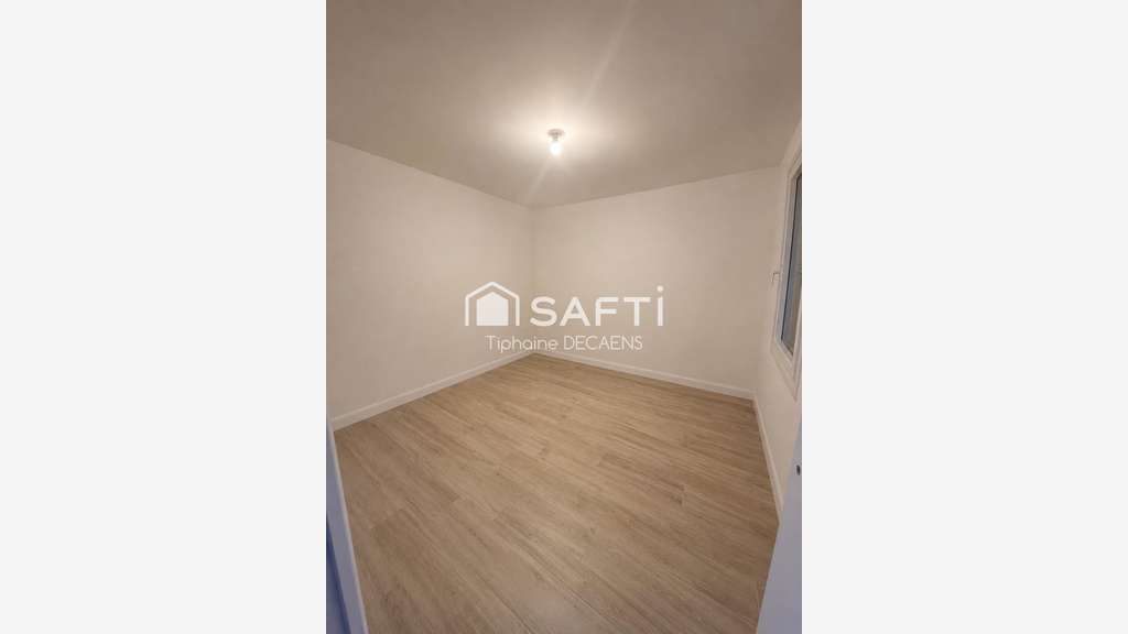3 bureaux de disponible location de 1 / 2 ou 3
