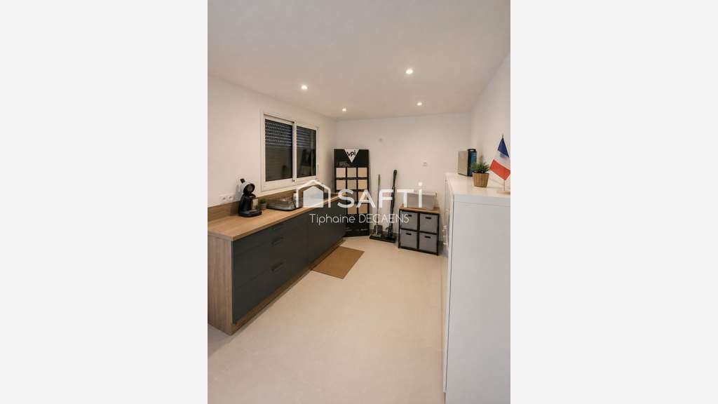 3 bureaux de disponible location de 1 / 2 ou 3
