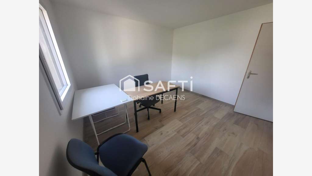 3 bureaux de disponible location de 1 / 2 ou 3