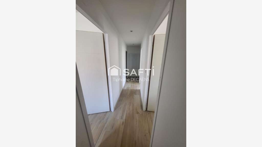3 bureaux de disponible location de 1 / 2 ou 3