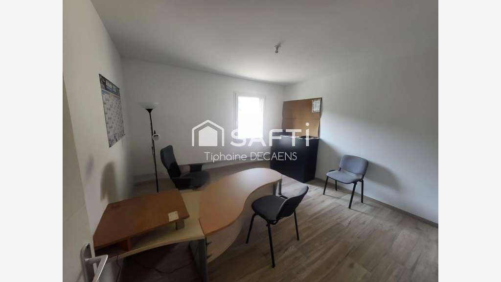 bureaux de disponible location de 1 / 2 ou 3