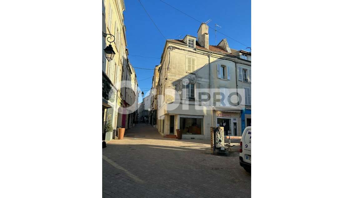 A louer local 80m² proche hôtel de ville de Meaux