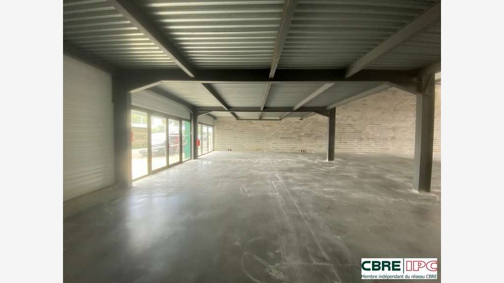 Location local commercial 500m² ZACOM Mées