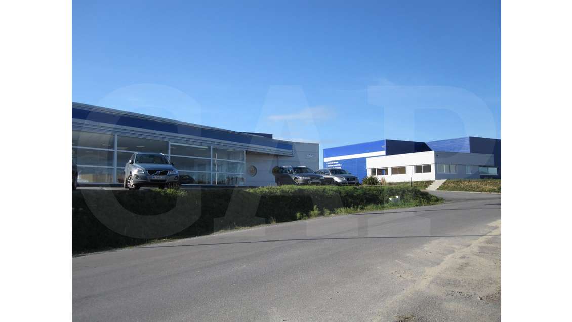 A louer local 630m² Mellac visibilité voie express