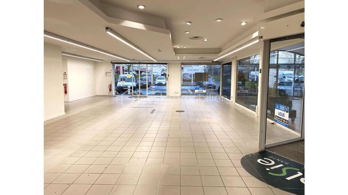 Location cellule avec accès extérieur en galerie c
