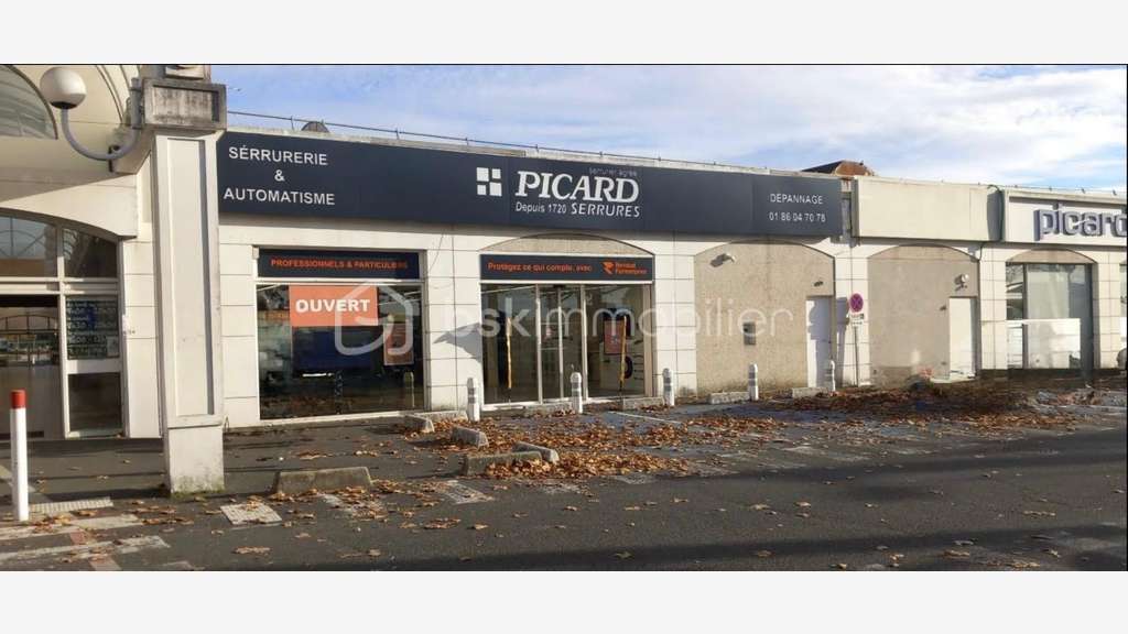 Location cellule 165m² avec accès extérieur Melun