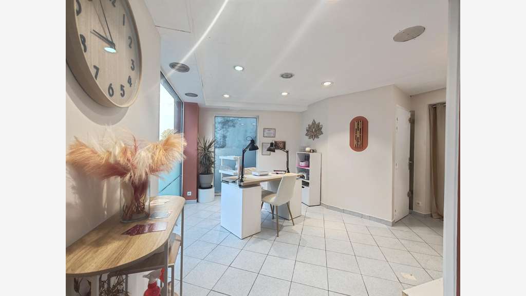 A louer surface commerciale 68m² prox Merdrignac