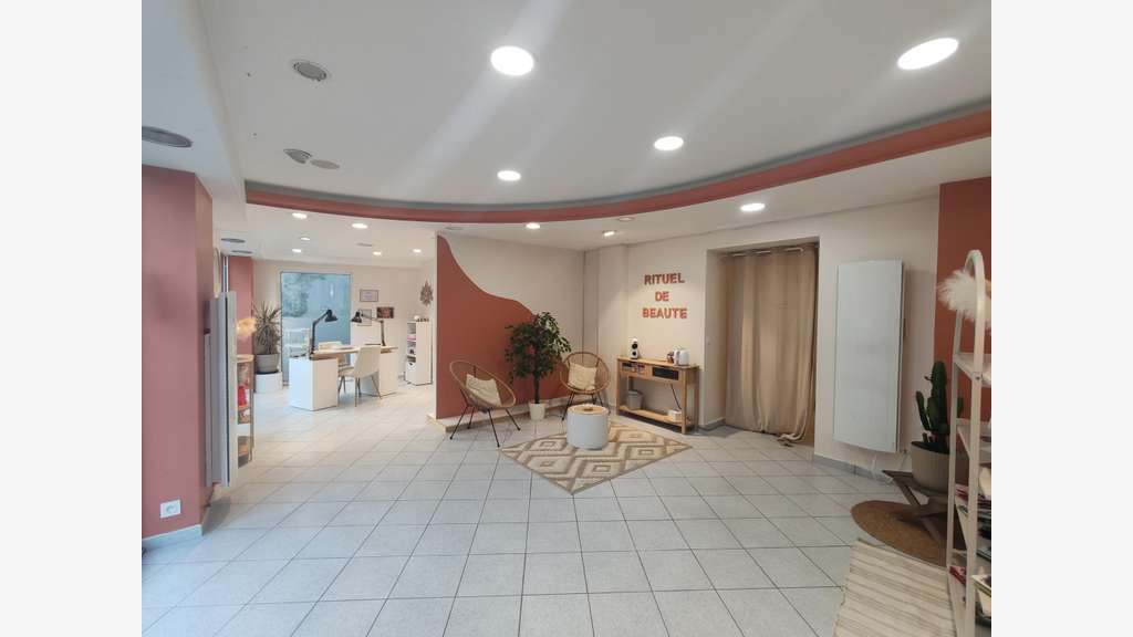 A louer surface commerciale 68m² prox Merdrignac