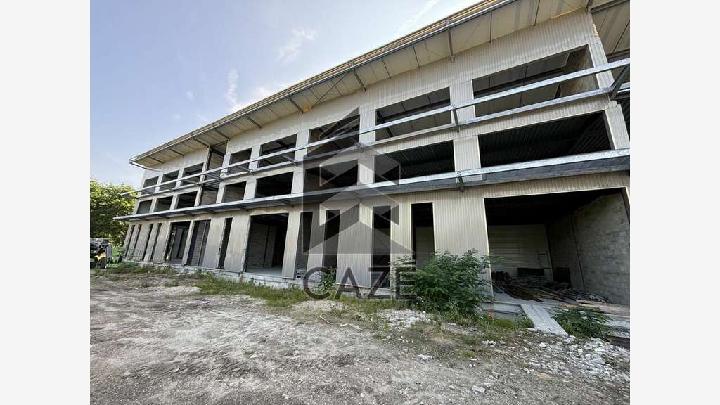 Local commercial neuf 369m² à louer Mérignac