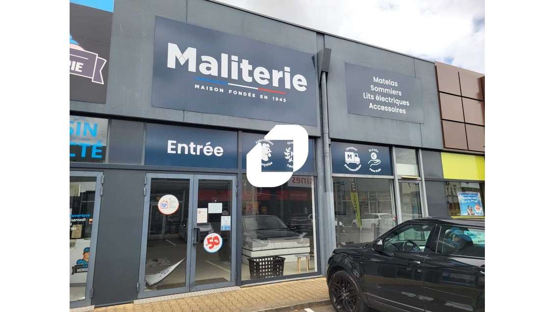A louer Local commercial 177m² Merignac