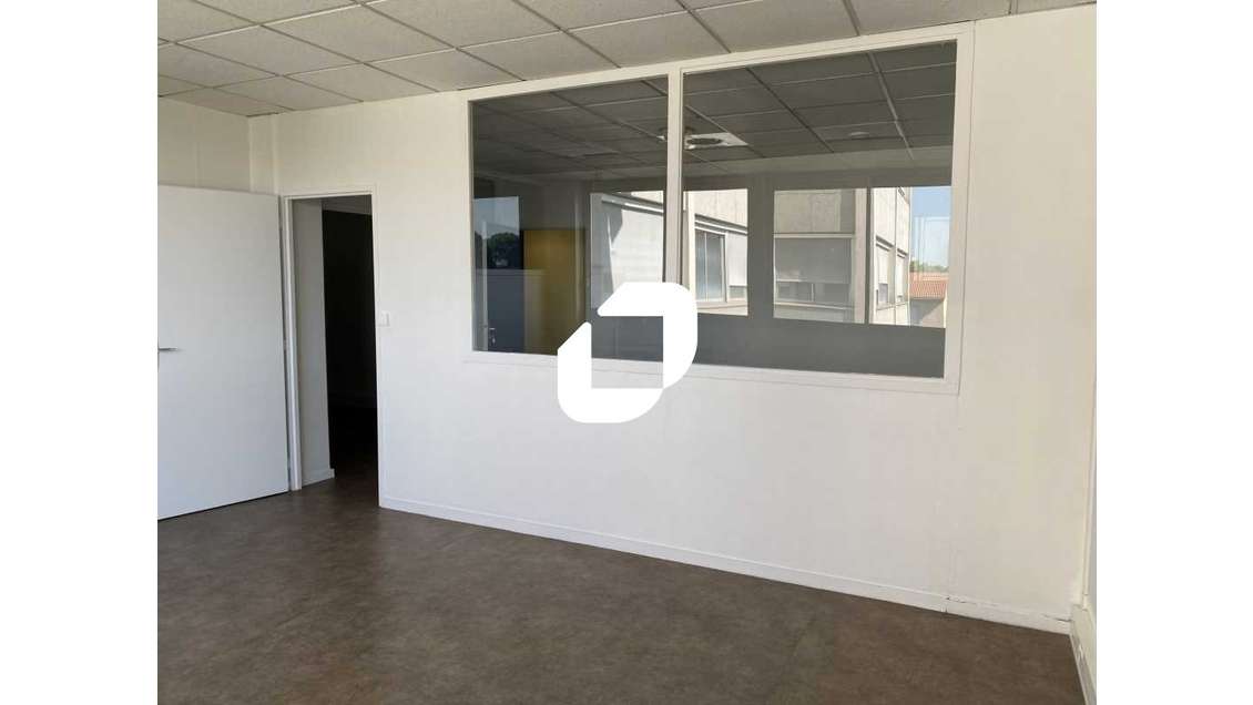 A louer Local commercial 92m² Merignac