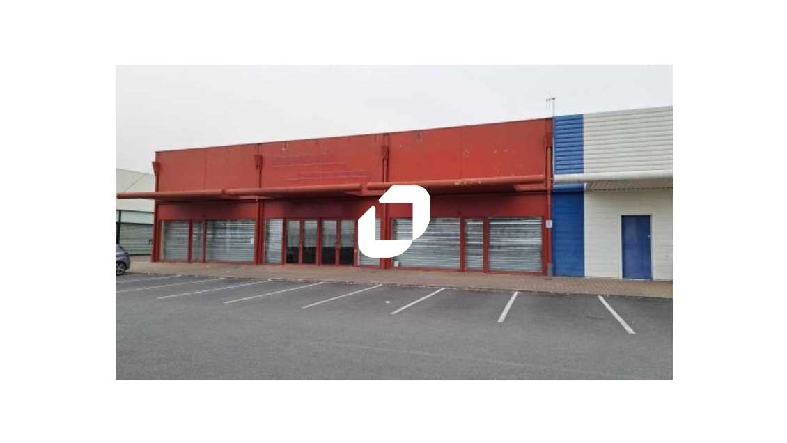 A louer Local commercial 163m² Merignac