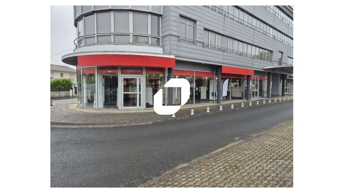 A louer Local commercial 260m² Merignac