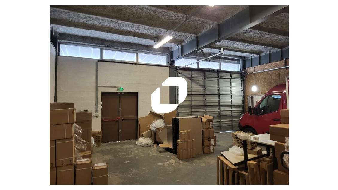 A louer Local commercial 330m² Merignac