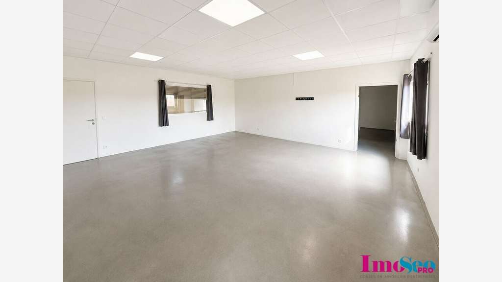Local 1272m² à louer excel visibilité de Mérignac