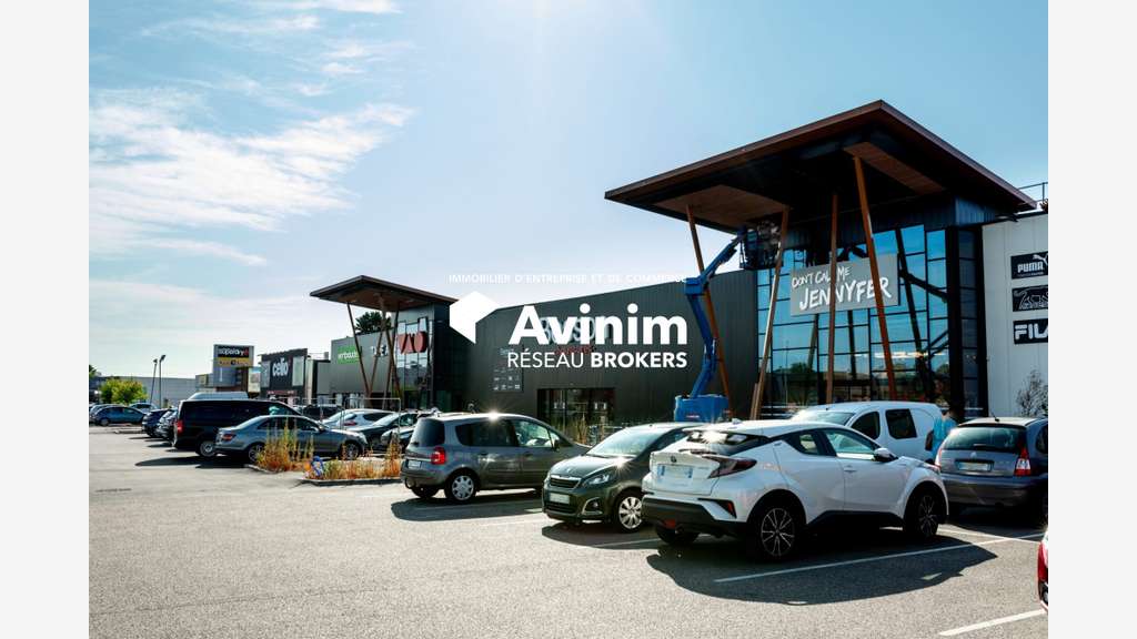 Local commercial de 177m² à louer en zc à Mérignac