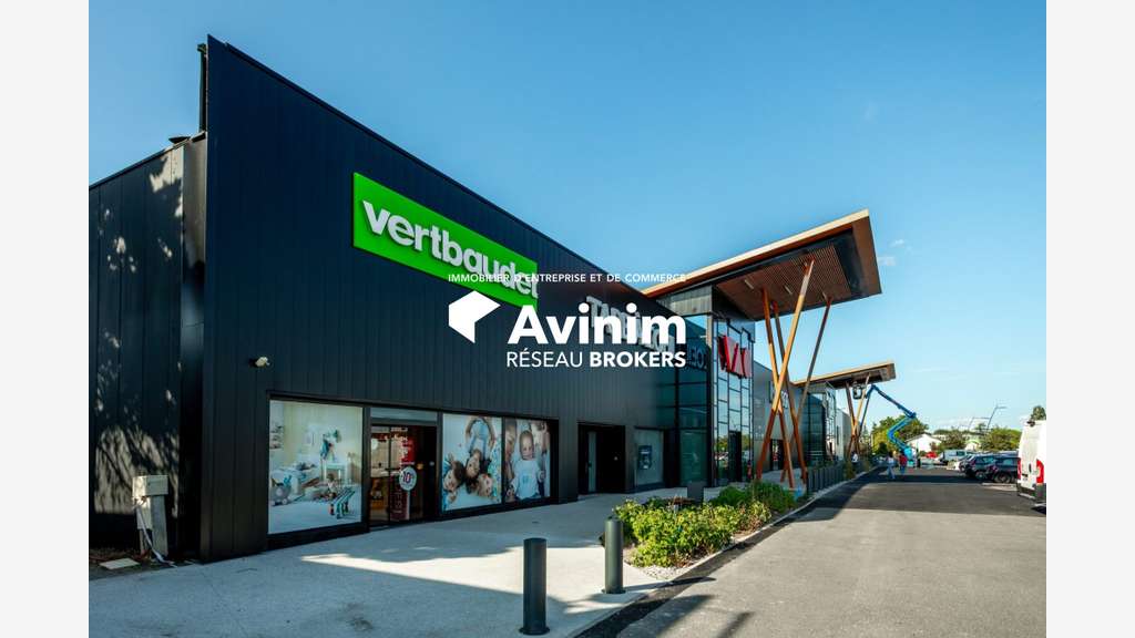 Local commercial de 400m² à louer en zc à Mérignac