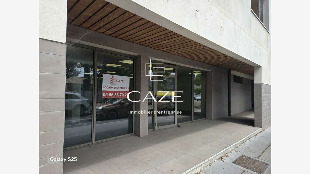 Loue local commercial de 253m² à Mérignac Pichey