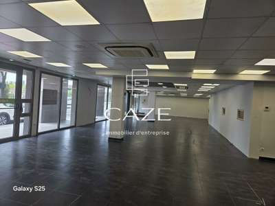Loue local commercial de 253m² à Mérignac Pichey