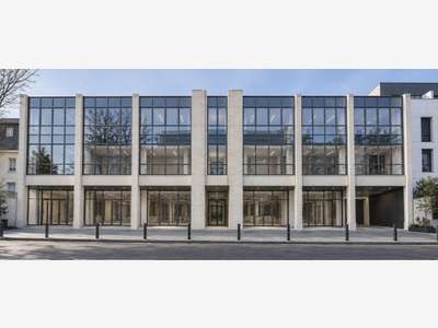 MÉRIGNAC ENSEMBLE COMMERCIAL DE 262 M² À LOUER
