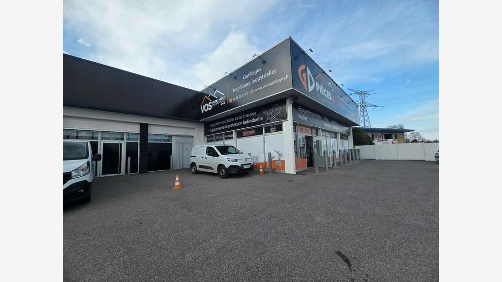 Local commercial de 325m² à louer à Messimy
