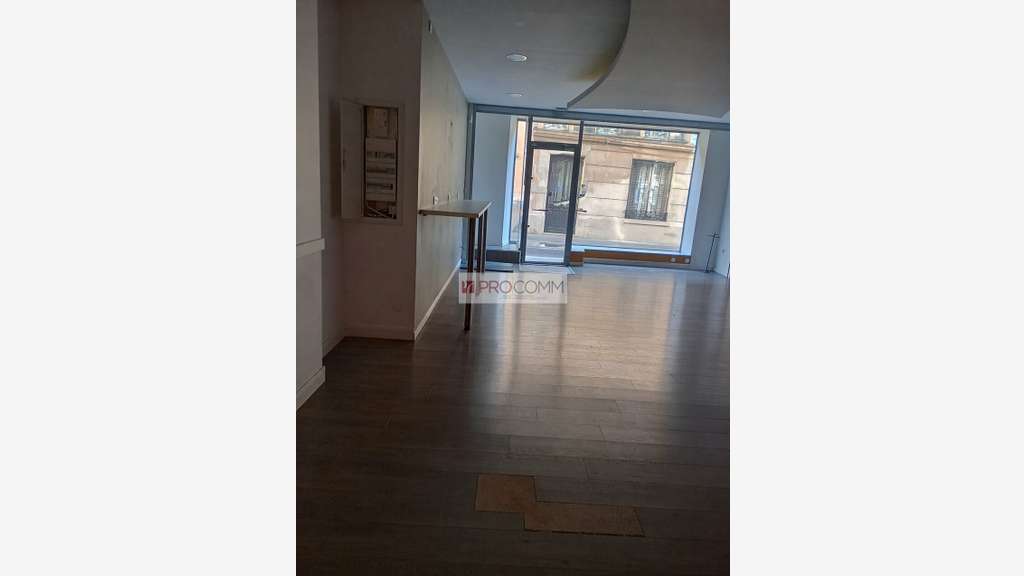 Boutique 105m² à louer excellente visibilité Metz